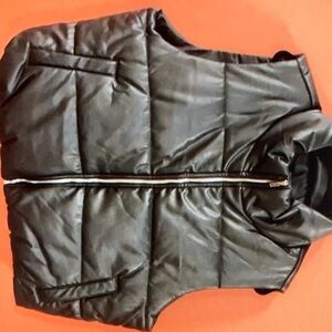 Licari black puffy vest size 3L